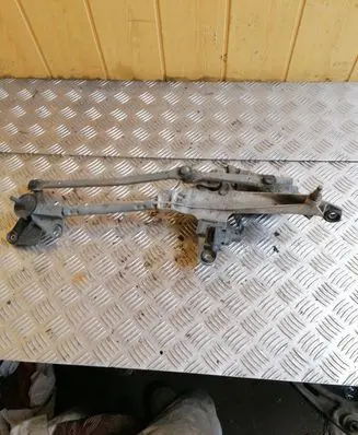 Renault Laguna I Front wiper linkage and motor