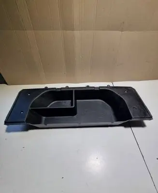 Mitsubishi Pajero Other trunk/boot trim element MR402033