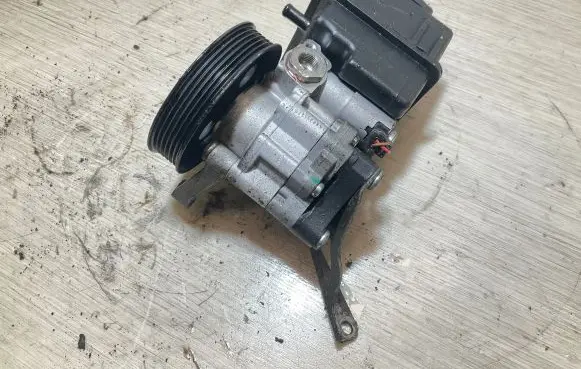 Mercedes-Benz Sprinter W906 Power steering pump