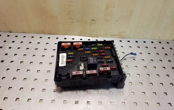 Volkswagen PASSAT CC Fuse box set 3C0937125 63592777