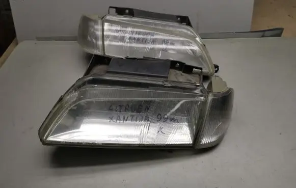 Citroen Xantia Headlights/headlamps set 