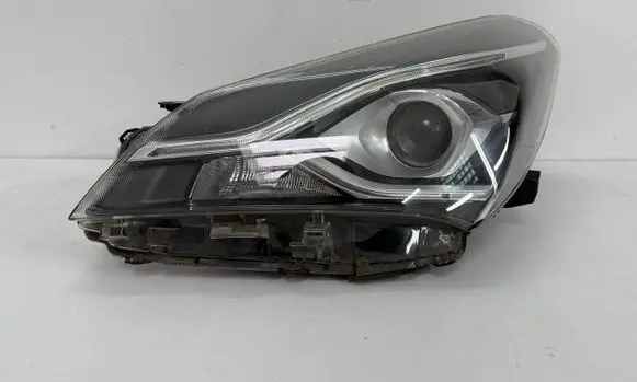 Toyota Yaris Headlight/headlamp