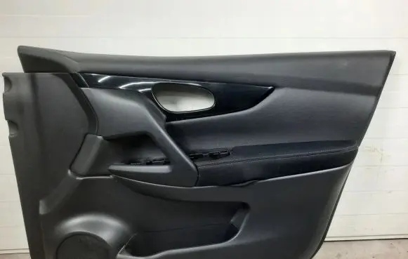 Nissan Qashqai Front door card panel trim 809224EA1A
