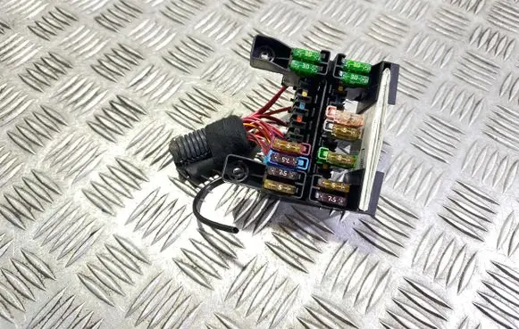 Mercedes-Benz E W211 Fuse module A2115450301