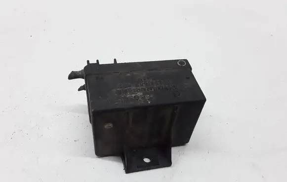 Peugeot 406 Glow plug pre-heat relay 0281003005