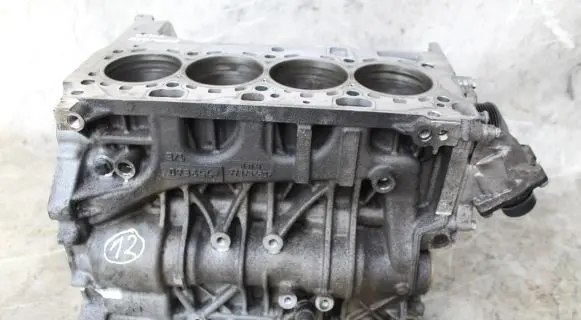 BMW 3 E90 E91 Engine block 89946687