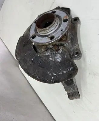 Volvo XC70 Front wheel hub spindle knuckle 9461943