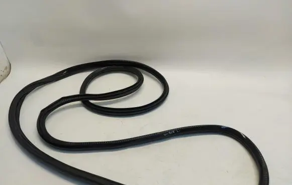 Front door rubber seal