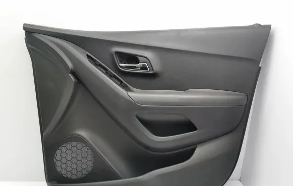 Chevrolet Trax Front door card panel trim 95367614 95380670