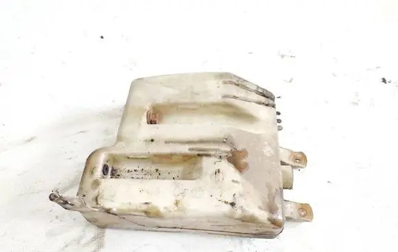 Nissan Note (E11) Windshield washer fluid reservoir/tank