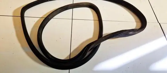 Rubber seal rear door