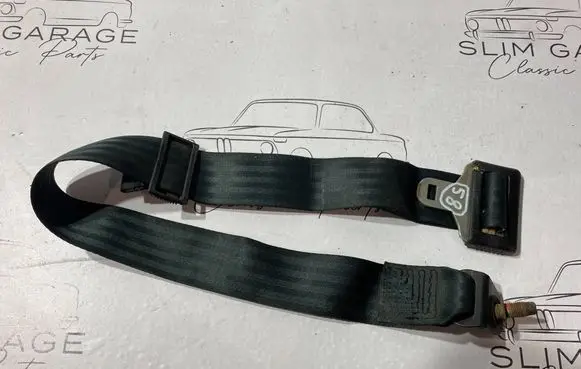 Ford Fiesta I Rear seatbelt buckle
