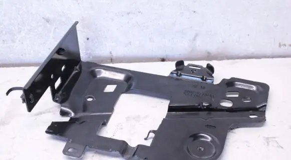 Opel Crossland X Battery tray 9806487180