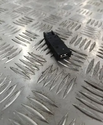 Opel Insignia A USB socket connector 13348688