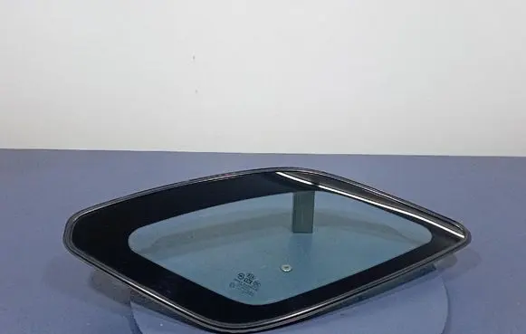 KIA Sportage Rear side window 87820-1F000