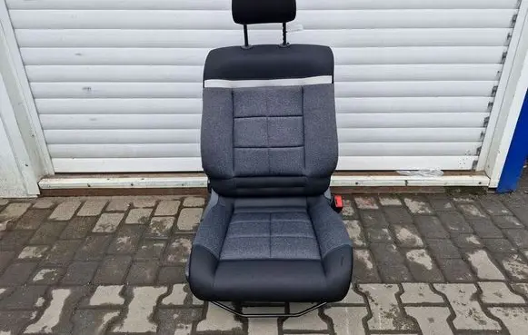 Citroen C4 Cactus Front passenger seat 