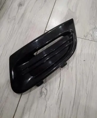 Renault Twingo II Front bumper lower grill 620753323R