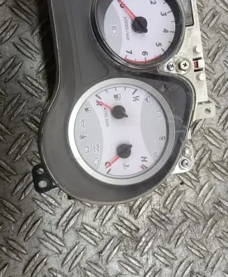 Toyota RAV 4 (XA20) Speedometer (instrument cluster)