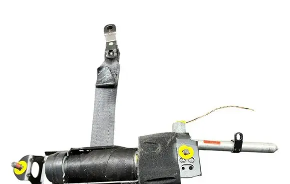 Volvo V50 Front seatbelt 6090888R0B 8639692