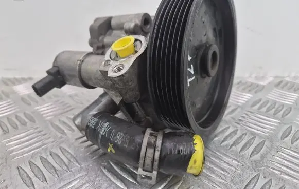 Mercedes-Benz E W212 Power steering pump A0064667501 7693955169