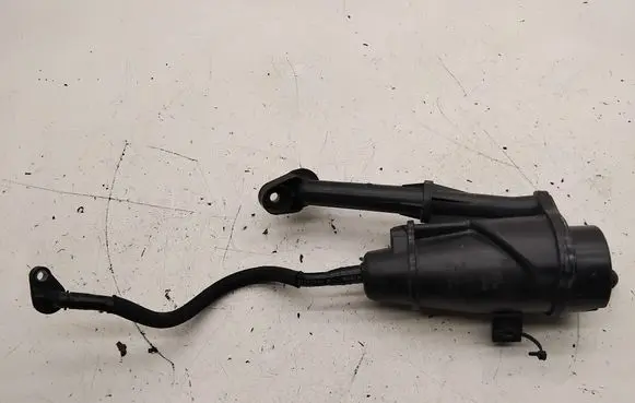 Opel Insignia A Oil breather separator 565581915 55575980