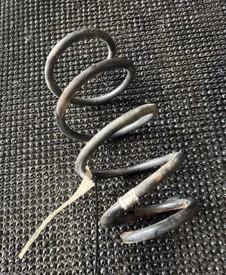 Volkswagen Golf VII Front coil spring