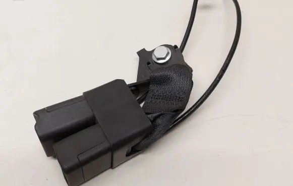 Renault Kadjar Middle seatbelt buckle (rear) 