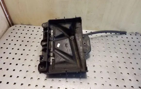 Battery tray