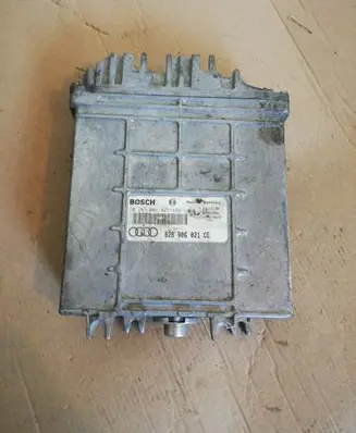 Audi A4 S4 B5 8D Engine control unit/module 0281001425
