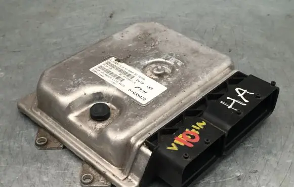 Fiat Punto (199) Engine control unit/module 8GSFHA 51933473