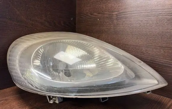 Opel Vivaro Headlight/headlamp 7700311372 91165720