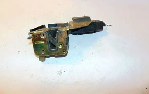 Mitsubishi Carisma Rear door lock M806386
