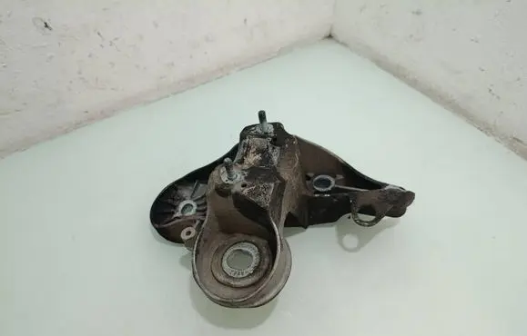 Audi A6 S6 C6 4F Engine mounting bracket 4F0199351H