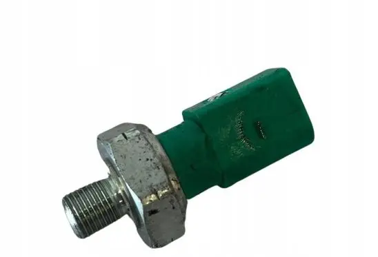 Volkswagen PASSAT B8 Oil pressure sensor 04L919081
