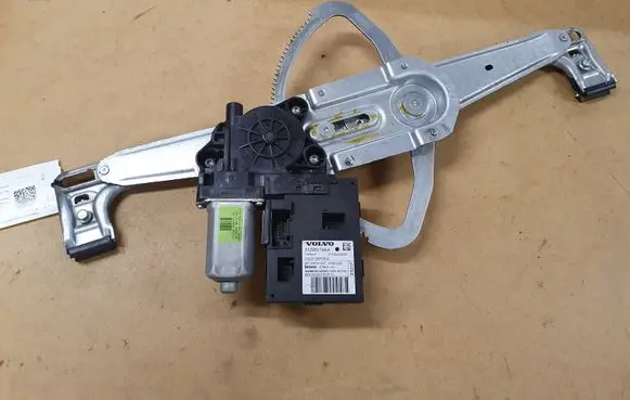 Volvo S40 Front door window regulator with motor 3M51R23201 31295174AA 5WK48974L