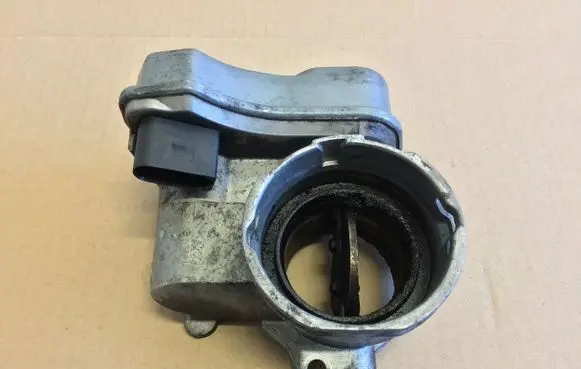 Audi A3 S3 8P Throttle valve 03G128063B