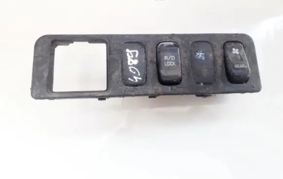 Mitsubishi Pajero Interior fan control switch 