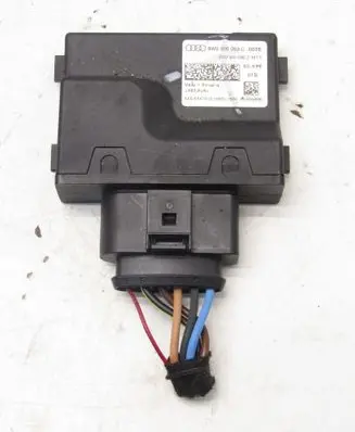 Audi A4 S4 B9 Fuel pump relay 8W0906093C