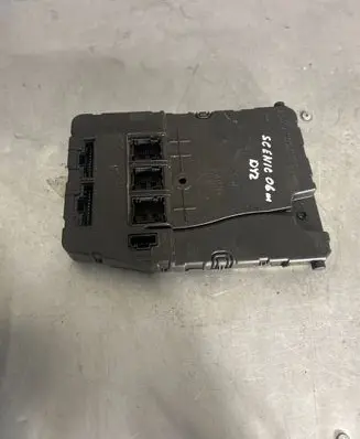 Renault Scenic II - Grand scenic II Fuse module 8200412548
