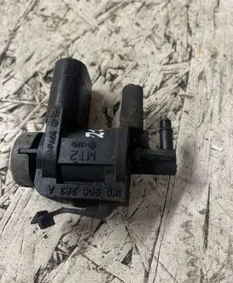 Audi A4 S4 B8 8K Turbo solenoid valve 1K0906283
