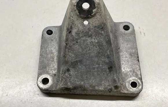 Jaguar XF X250 Engine mounting bracket 8W836061AA