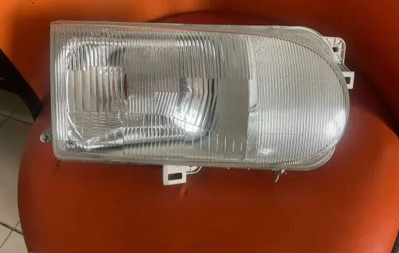 Nissan Serena Headlight/headlamp 2601070002 67725920 2601070