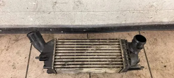 Citroen C5 Intercooler radiator 9657073480