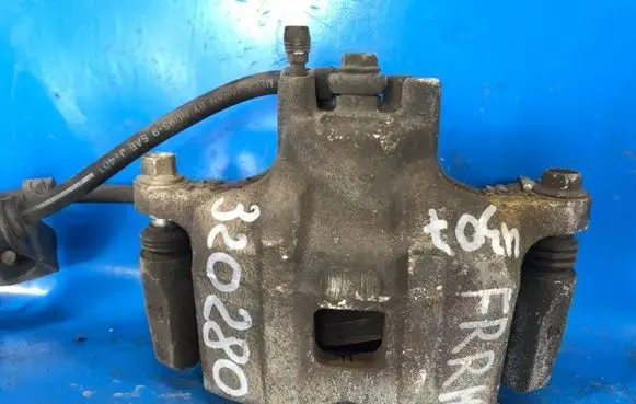 Mitsubishi Outlander Front brake caliper 4605A862