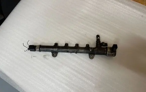 Mercedes-Benz E W212 Fuel main line pipe 9307Z522A