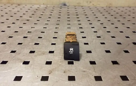Traction control (ASR) switch