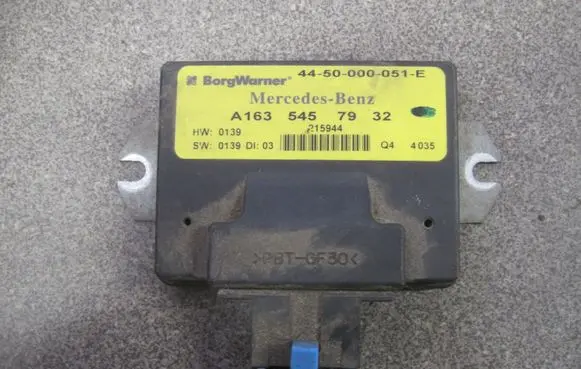 Mercedes-Benz ML W163 Transfer box differential control unit A1635457932