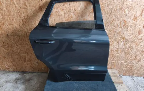 Porsche Macan (95B) Rear door 