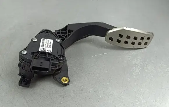 Renault Arkana Accelerator throttle pedal 180104276R