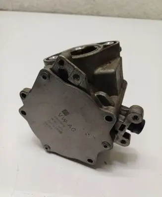 Skoda Octavia Mk3 (5E) Vacuum pump 06K145100B